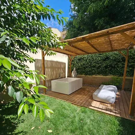 Daire Florart Boutique Apartment, Giardino E Vasca Idro *