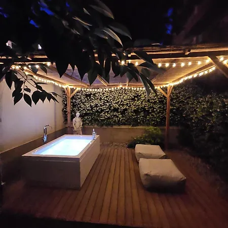 Florart Boutique Apartment, Giardino E Vasca Idro