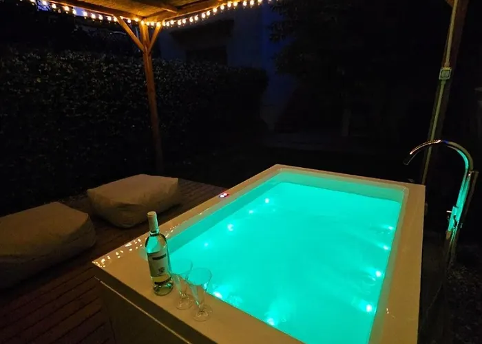 아파트 Florart Boutique Apartment, Giardino E Vasca Idro *