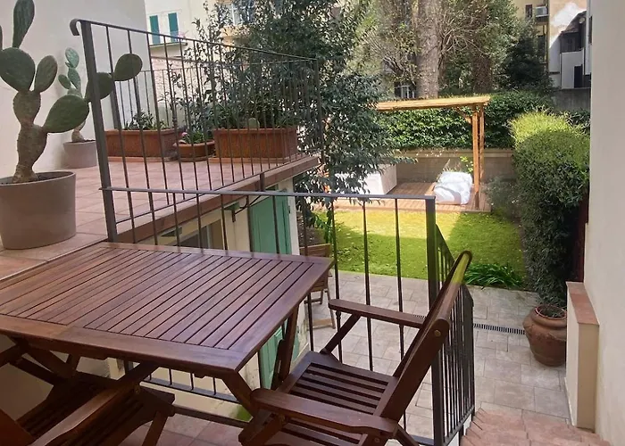 Florart Boutique Apartment, Giardino E Vasca Idro