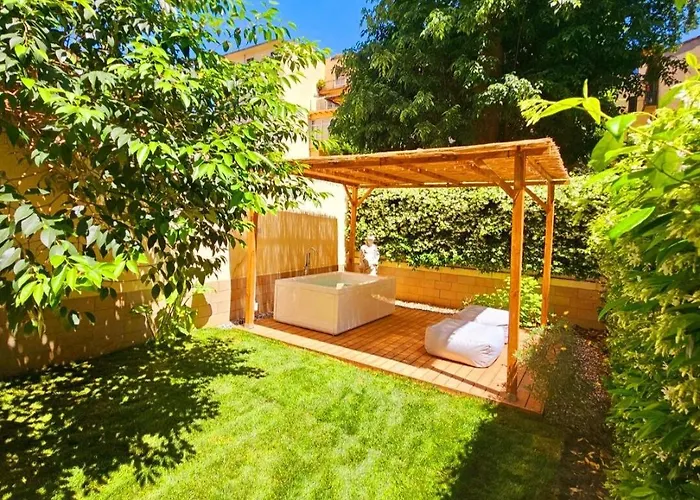 아파트 Florart Boutique Apartment, Giardino E Vasca Idro
