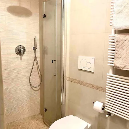 Florart Boutique Apartment, Giardino E Vasca Idro Appartement Florence
